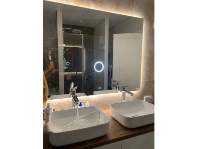 Выполненная работа: парящее зеркало с косметической линзой и подсветкой для ванной Прайм 